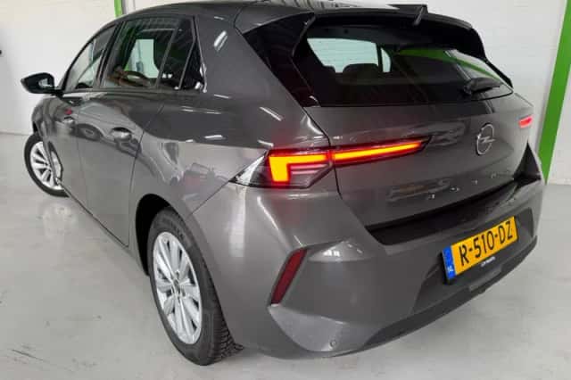 Opel Astra (2022) thumbnail 4