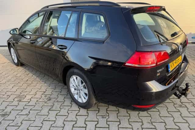Volkswagen Golf (2016) thumbnail 4