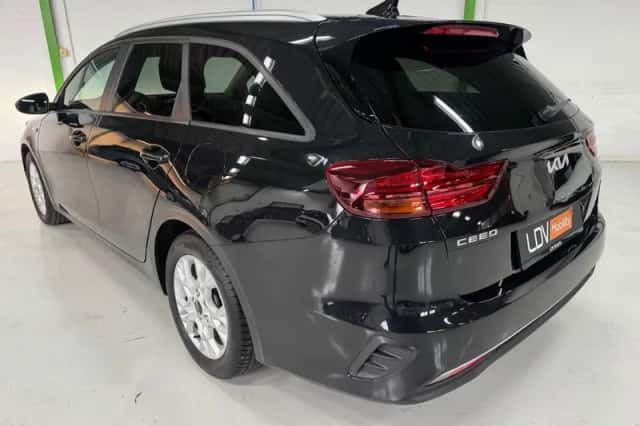 Kia Ceed (2022) thumbnail 4