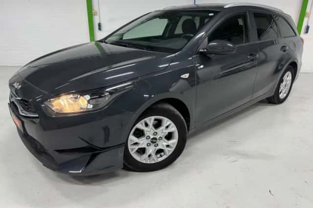 Kia Ceed (2023) thumbnail 2
