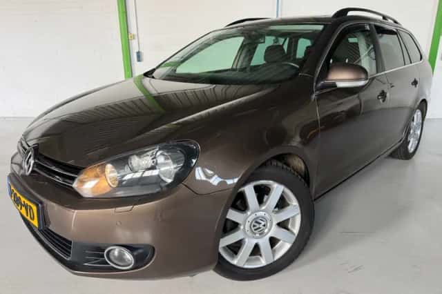 Volkswagen Golf (2012) thumbnail 2