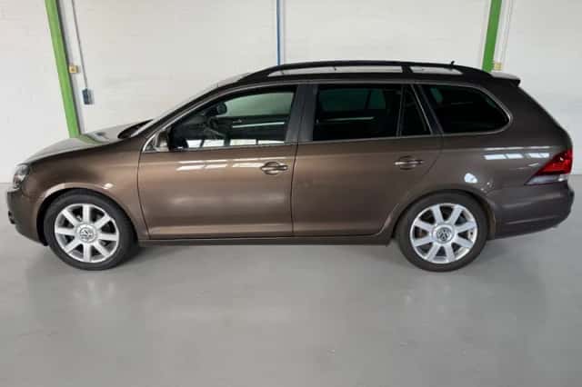 Volkswagen Golf (2012) thumbnail 3
