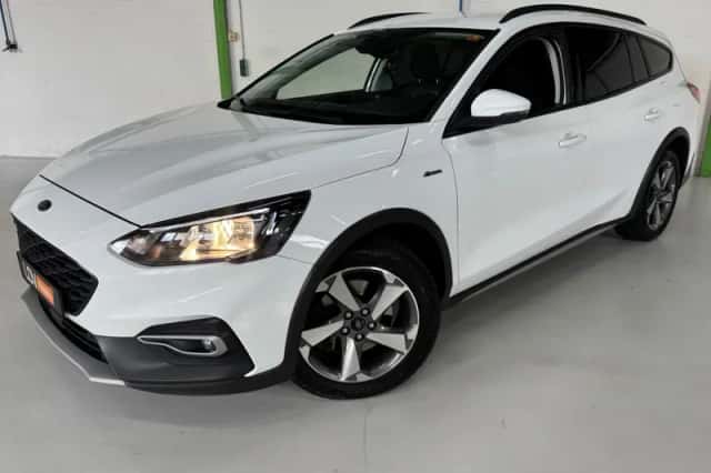 Ford Focus (2019) thumbnail 2