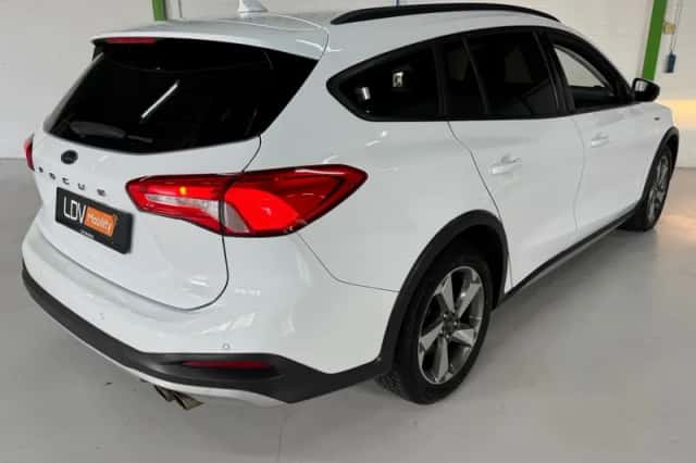 Ford Focus (2019) thumbnail 6