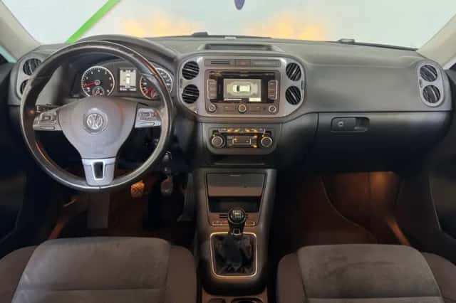 Volkswagen Tiguan (2014) thumbnail 2