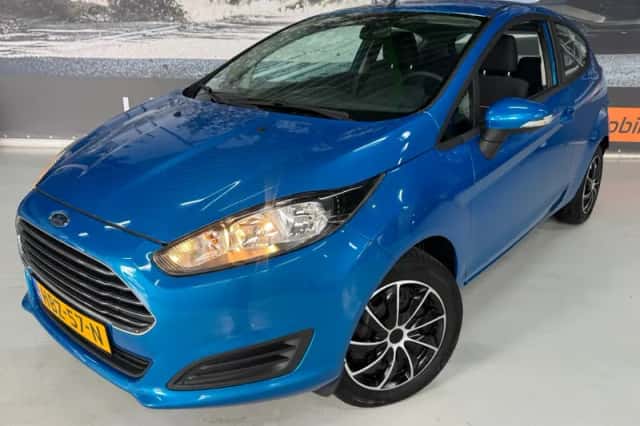 Ford Fiesta (2014) thumbnail 3