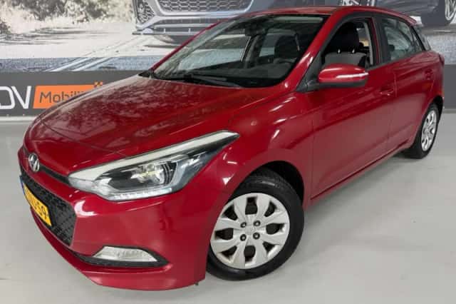 Hyundai i20 (2015) thumbnail 3