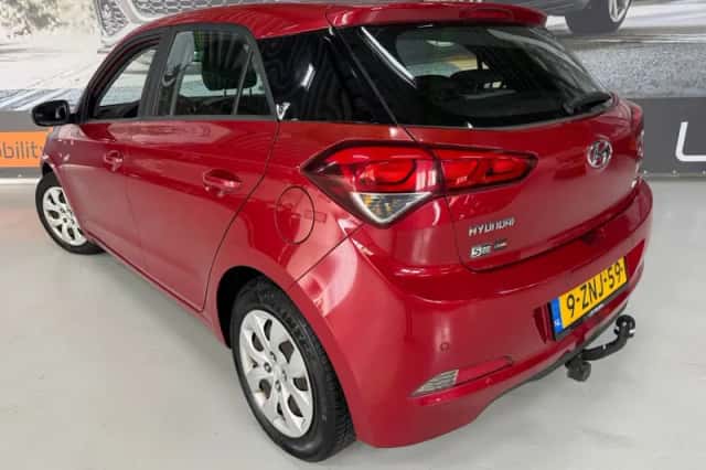 Hyundai i20 (2015) thumbnail 5