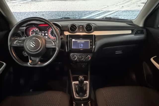 Suzuki Swift (2019) thumbnail 2