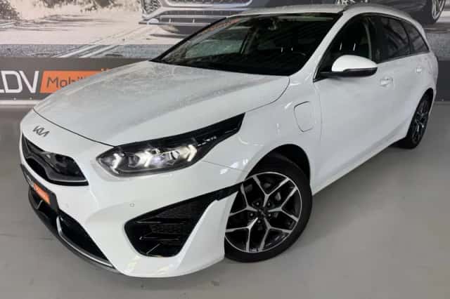 Kia Ceed (2022) thumbnail 3