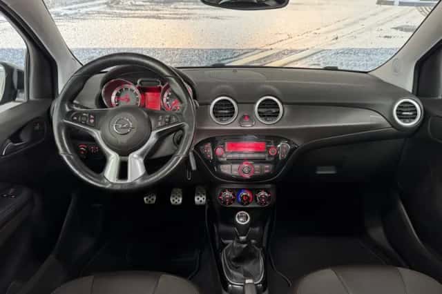 Opel Adam (2015) thumbnail 2