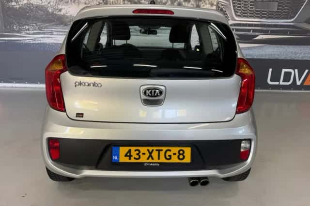 Kia Picanto (2012) thumbnail 5