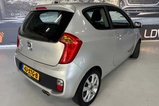 Kia Picanto (2012) thumbnail 6