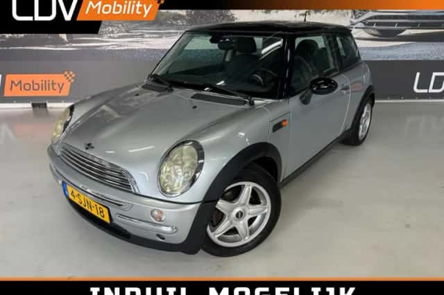 MINI Cooper (2004) thumbnail 1