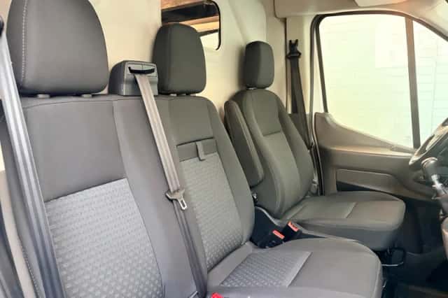 Ford Transit (2020) thumbnail 3