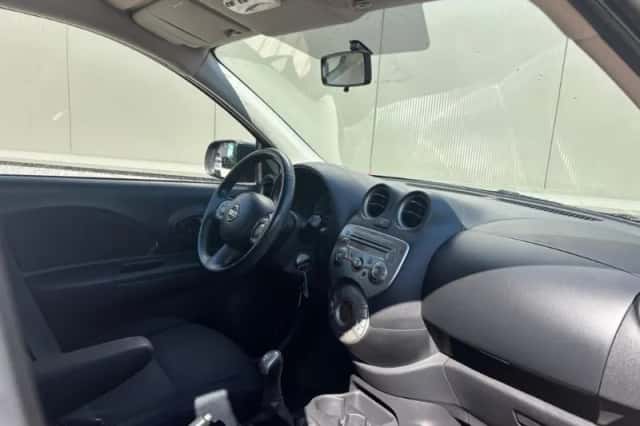 Nissan Micra (2011) thumbnail 5
