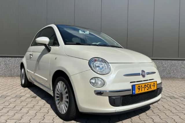 Fiat 500 (2011) thumbnail 2