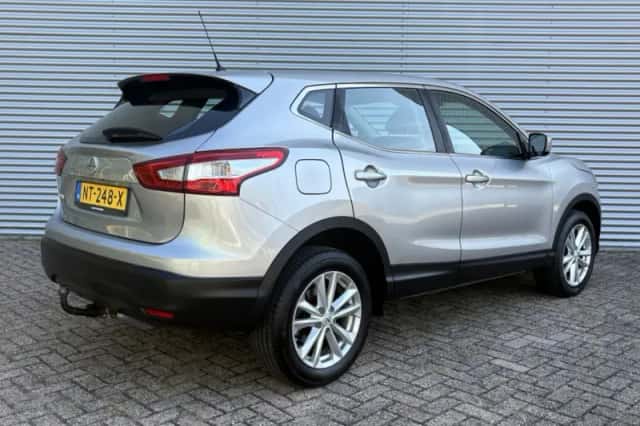 Nissan Qashqai (2015) thumbnail 5