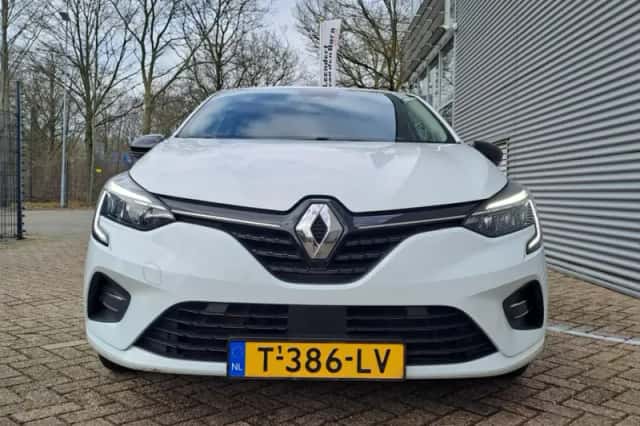 Renault Clio (2023) thumbnail 4