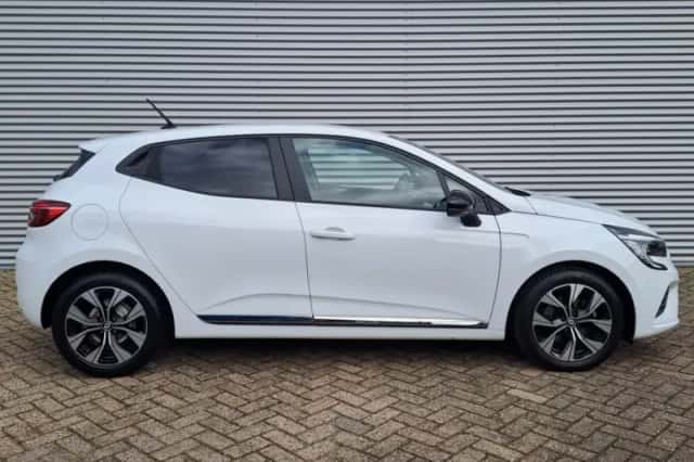 Renault Clio (2023) thumbnail 6