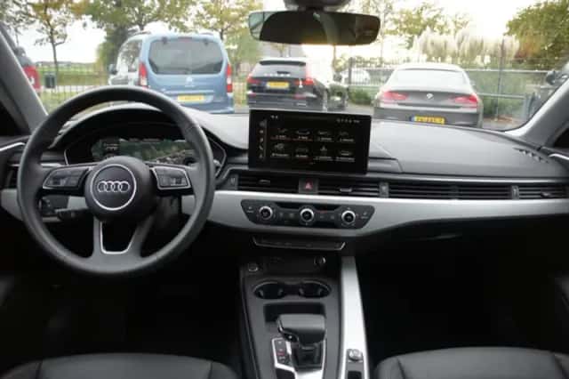 Audi A4 (2024) thumbnail 5