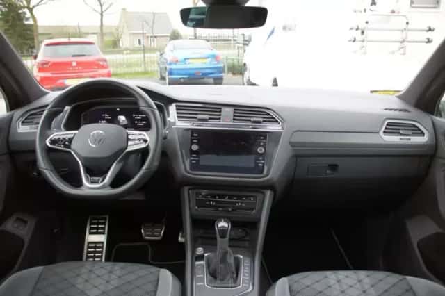 Volkswagen Tiguan (2022) thumbnail 4
