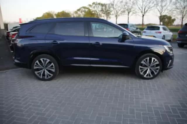 Renault Espace (2023) thumbnail 2