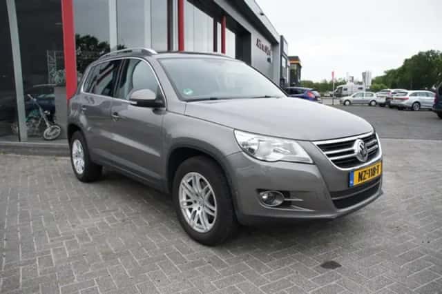 Volkswagen Tiguan (2009) thumbnail 1