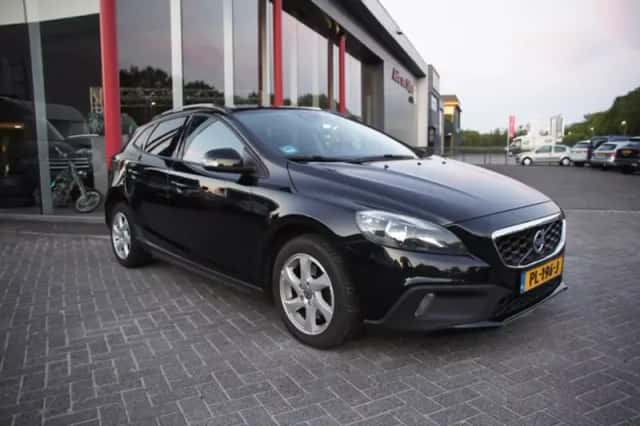 Volvo V40 Cross Country (2013) thumbnail 1