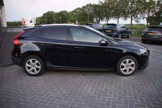 Volvo V40 Cross Country (2013) thumbnail 2