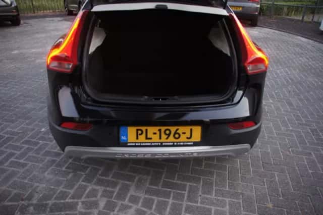 Volvo V40 Cross Country (2013) thumbnail 3