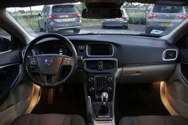 Volvo V40 Cross Country (2013) thumbnail 4