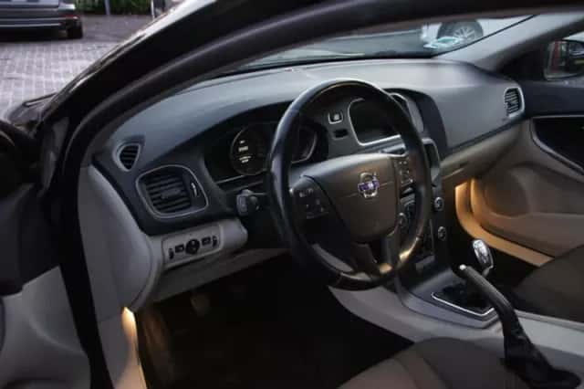 Volvo V40 Cross Country (2013) thumbnail 5