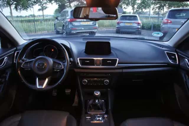 Mazda 3 (2017) thumbnail 4