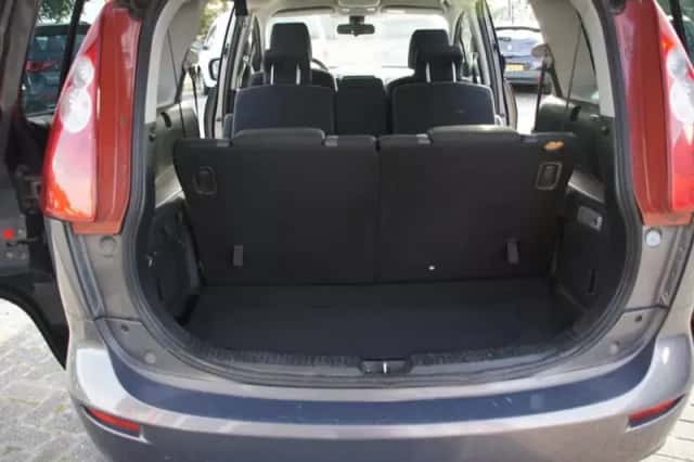 Mazda 5 (2008) thumbnail 4