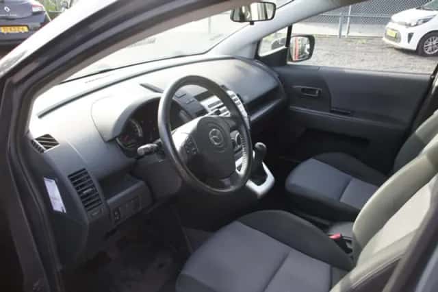 Mazda 5 (2008) thumbnail 6
