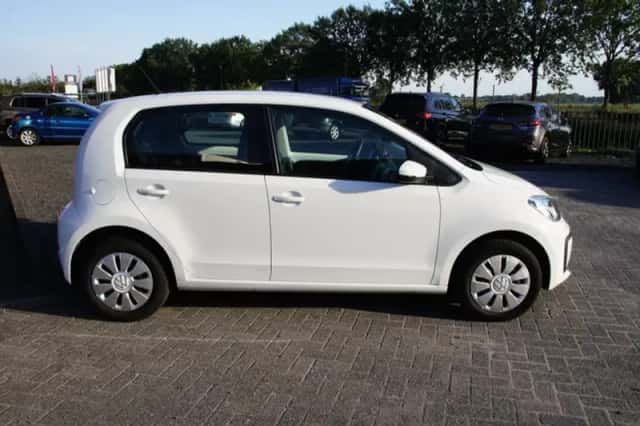 Volkswagen Up! (2021) thumbnail 2