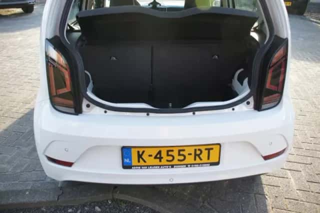 Volkswagen Up! (2021) thumbnail 3