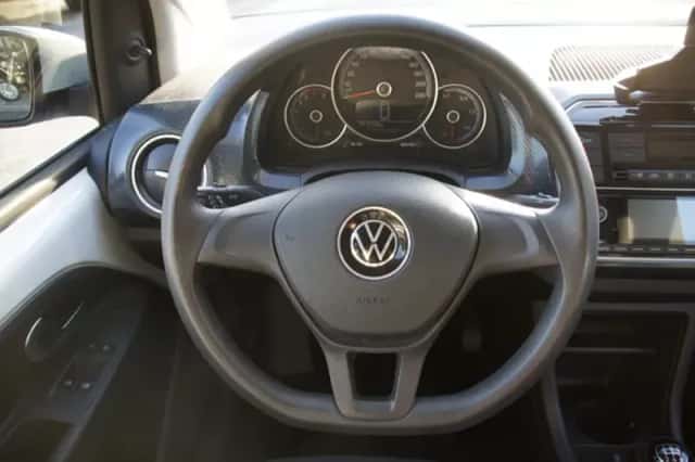 Volkswagen Up! (2021) thumbnail 6
