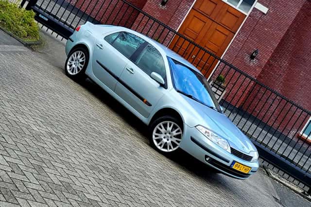 Renault Laguna (2003) thumbnail 2