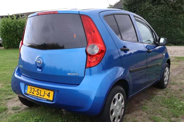 Opel Agila (2011) thumbnail 3