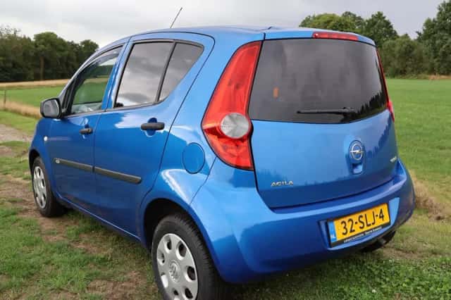 Opel Agila (2011) thumbnail 4