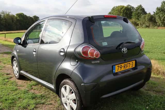 Toyota Aygo (2011) thumbnail 4