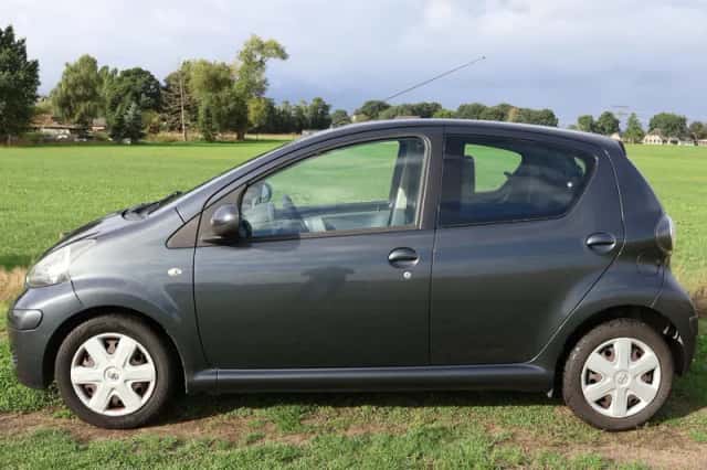 Toyota Aygo (2011) thumbnail 6