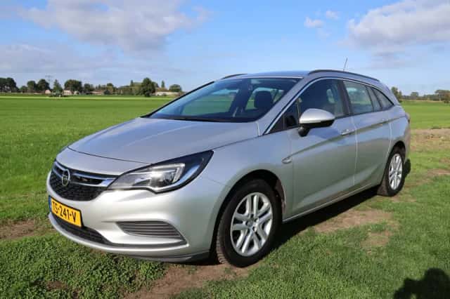 Opel Astra (2018) thumbnail 1