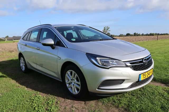 Opel Astra (2018) thumbnail 2
