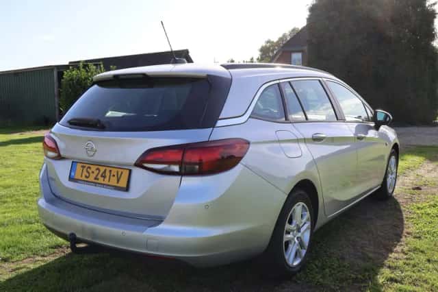 Opel Astra (2018) thumbnail 3