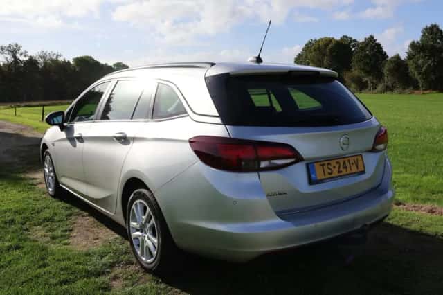 Opel Astra (2018) thumbnail 4