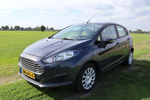 Ford Fiesta (2015) thumbnail 1