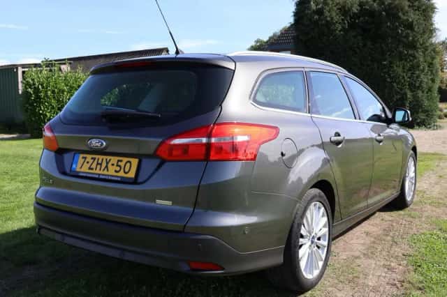 Ford Focus (2015) thumbnail 3